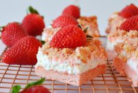 Strawberry Shortcake Crunch Bars Recipe