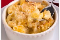 Oven-Baked Cheddar Mac and Cheese