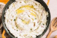 Creamy Garlic Mashed Red Potatoes Recipe