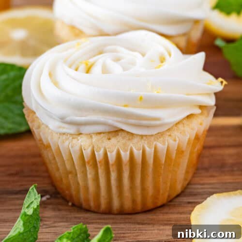 easy lemon cupcakes featured photo.