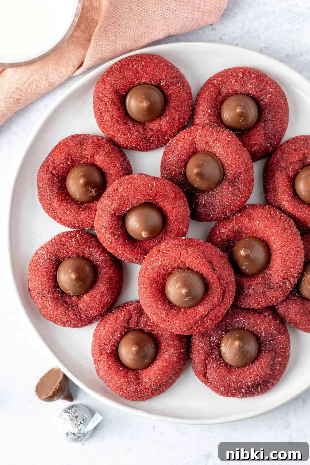 Red Velvet Blossom Bouquet Ideas for Weddings and Gifts 6 Plate of red vevlet blossom cookies