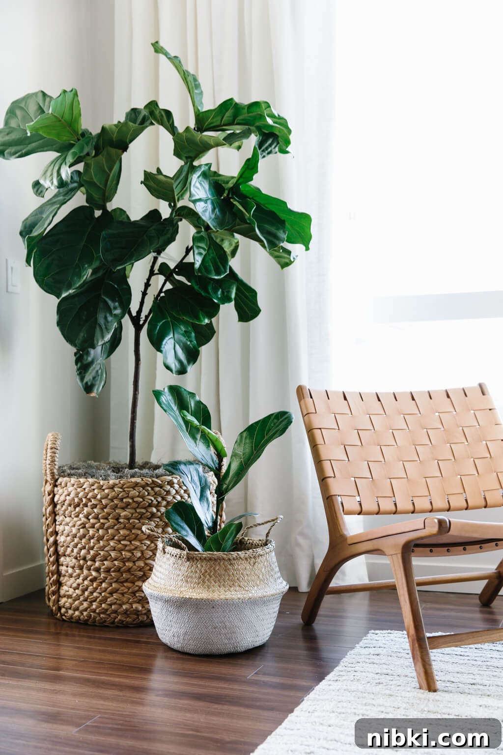 Modern Minimalist Living Room Makeover with Havenly 10 Take a tour of my modern and minimalist living room. My interior design style is a blend of minimalism, mid-century modern, Scandinavian and SoCal vibes.