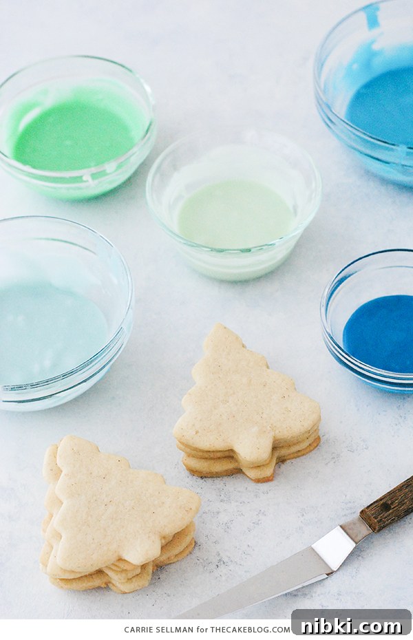 How to Make and Decorate Sugar Cookies 6 Decorated Sugar Cookies - vanilla bean sugar cookies with a simple glaze icing for easy yet beautiful Christmas cookies | by Carrie Sellman for TheCakeBlog.com