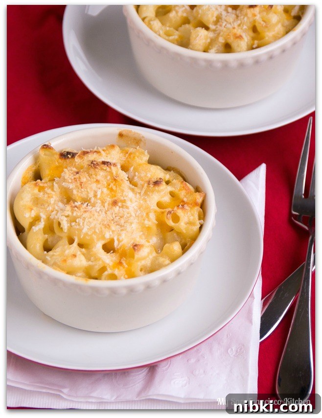 Oven-Baked Cheddar Mac and Cheese 5 manncheese