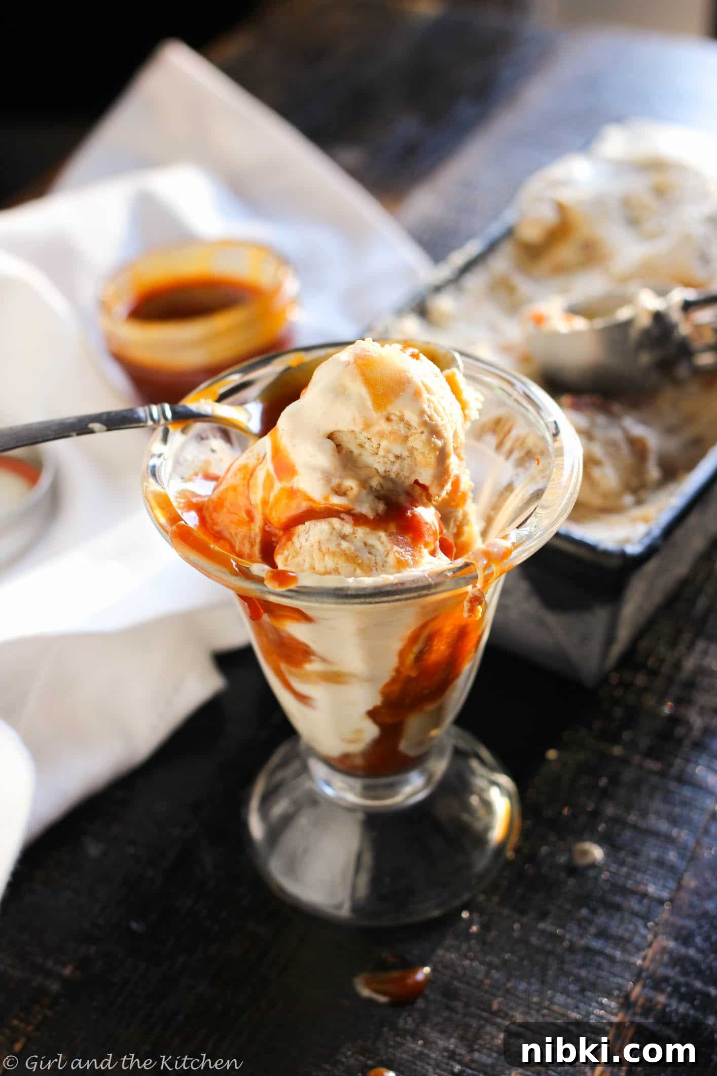 Delicious and creamy no-churn ice cream sweetened with chunks of whiskey soaked caramelized apples and shortbread cookies.