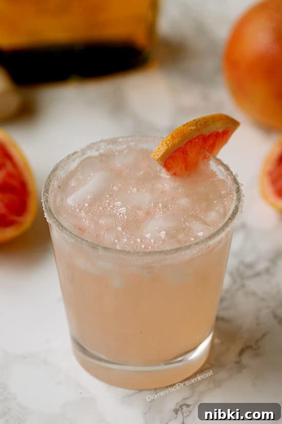 Refreshing Grapefruit Paloma Cocktail