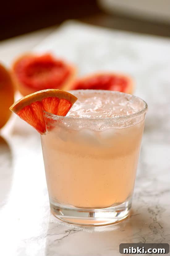 Refreshing Grapefruit Paloma Cocktail
